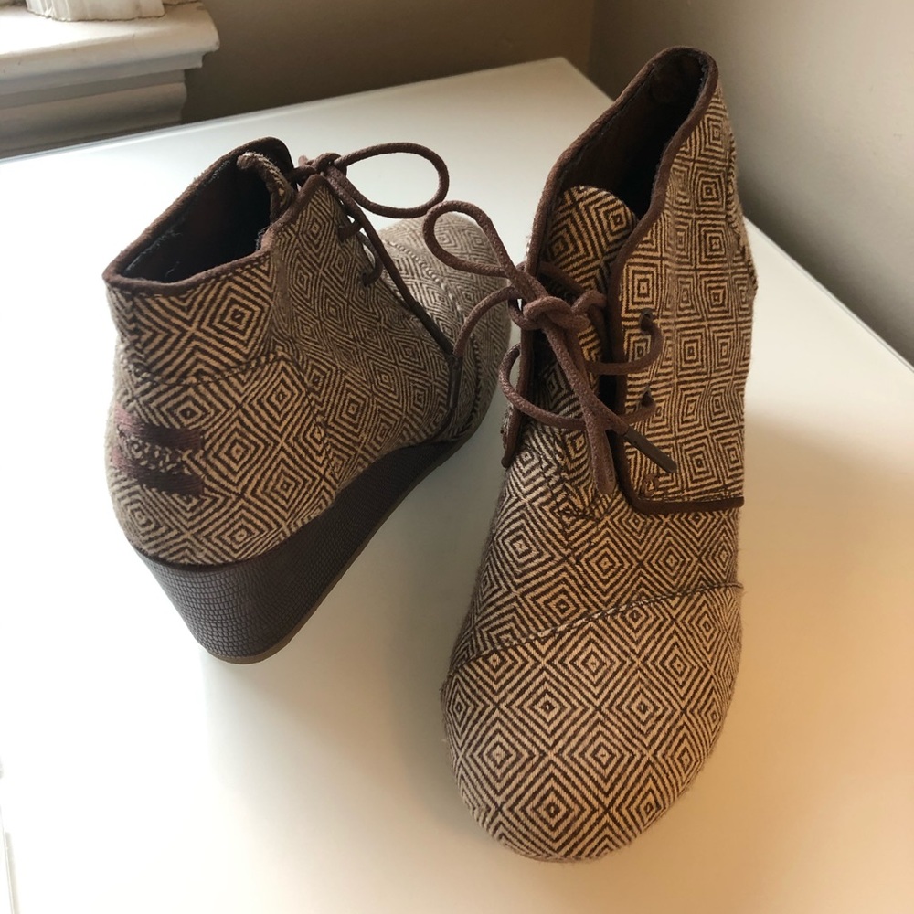 TOMS wedge Shoes Size 8.5
